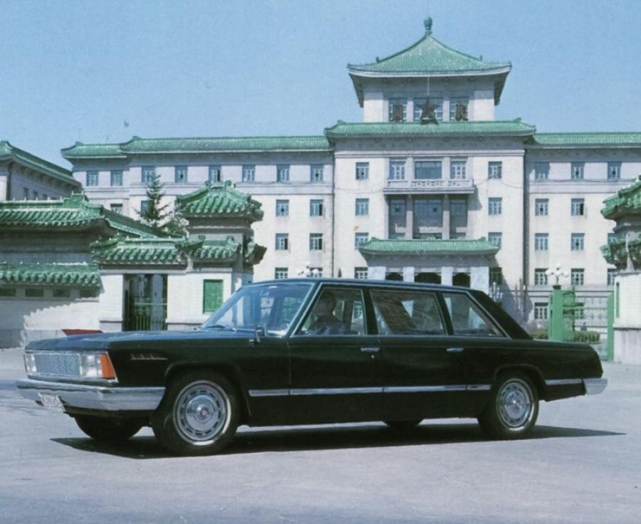 Премиальный китайский автомобиль hongqi